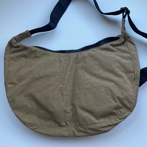 NWOT BAGGU Medium Crescent Bag - Picture 3 of 11